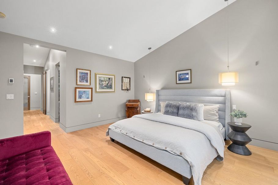 1269 Cloverley Street North Vancouver, BC - 18