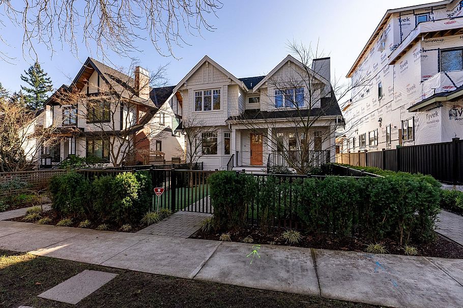 3530 W 43rd Avenue Vancouver, BC - 38