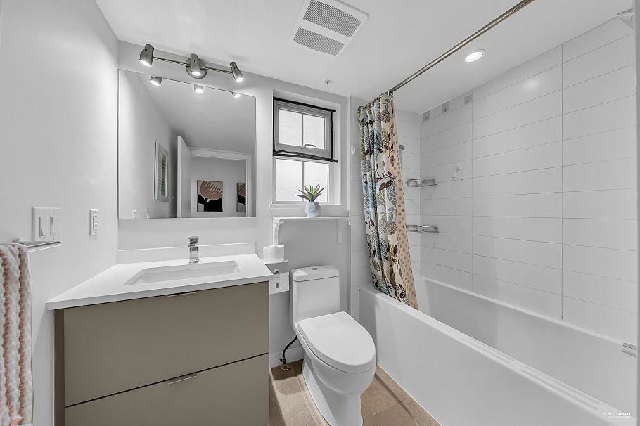 8576 Osler Street Vancouver, BC - 16