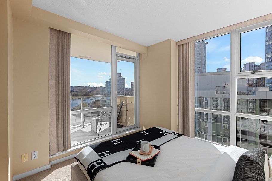 1703 1077 Marinaside Crescent Vancouver, BC - 18