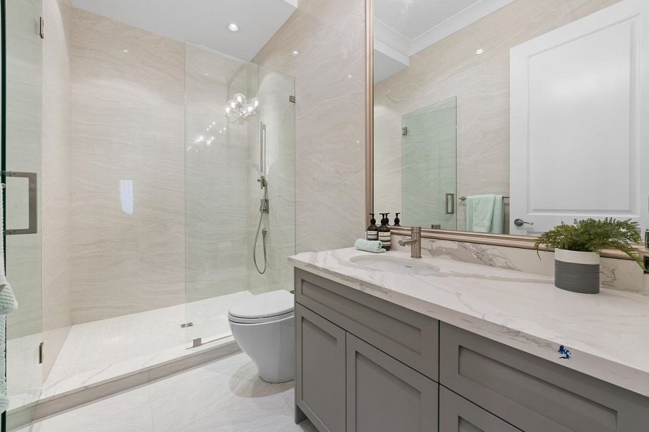 2867 W 44th Avenue Vancouver, BC - 30