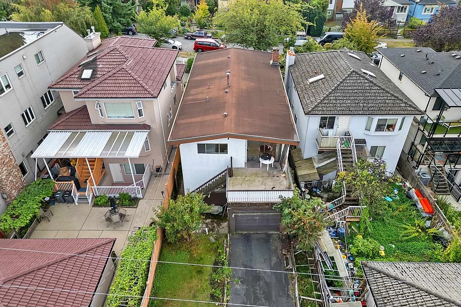 271 E 38th Avenue Vancouver, BC - 36