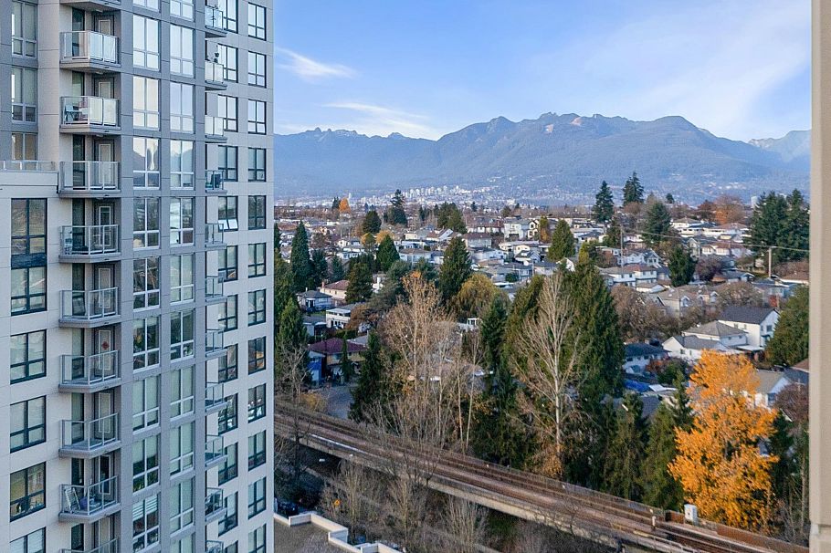 301 5380 Oben Street Vancouver, BC - 23