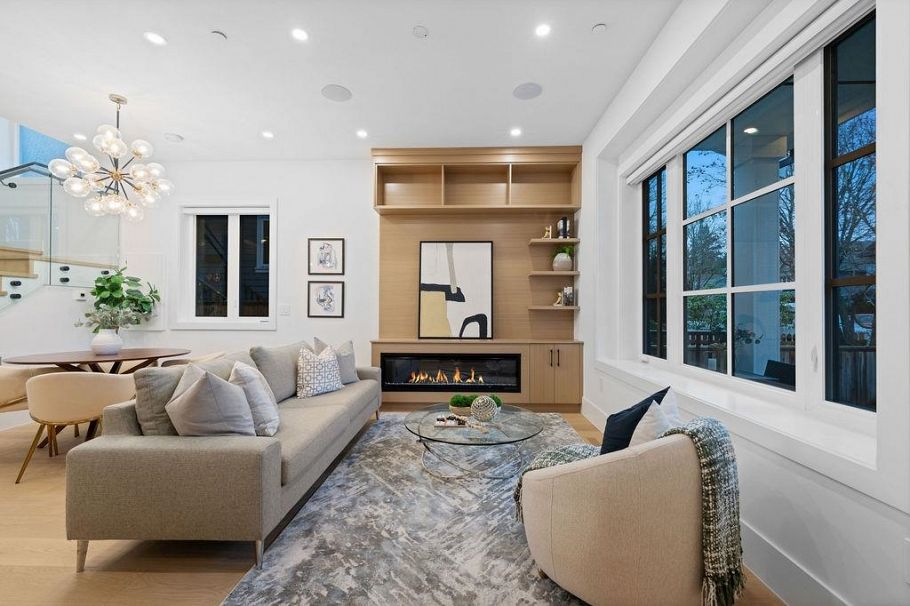 1 1166 E 11th Avenue Vancouver, BC - 4