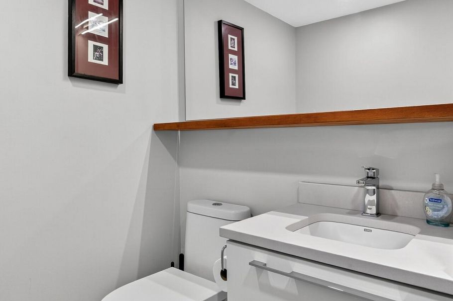 52 650 Roche Point Drive North Vancouver, BC - 12