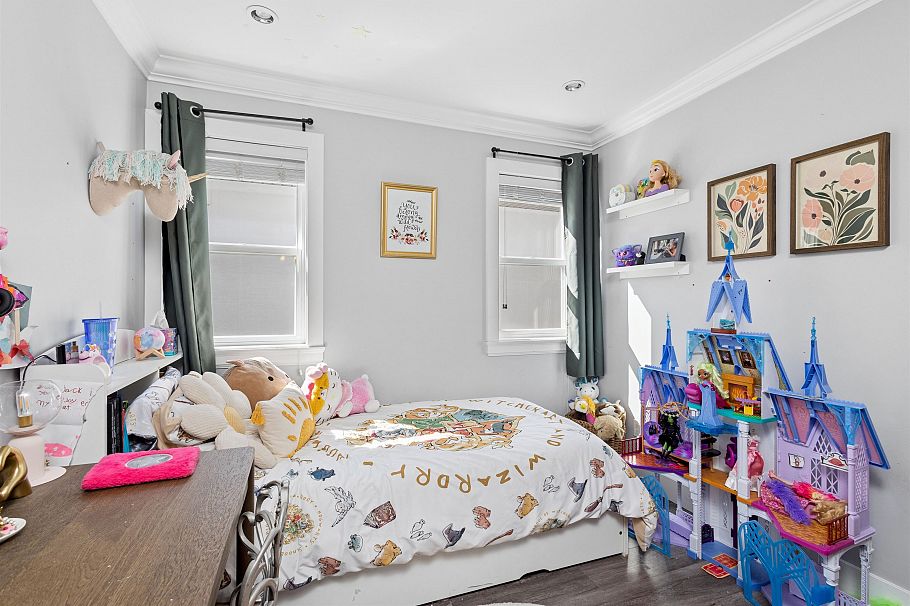 1468 E 21st Avenue Vancouver, BC - 21