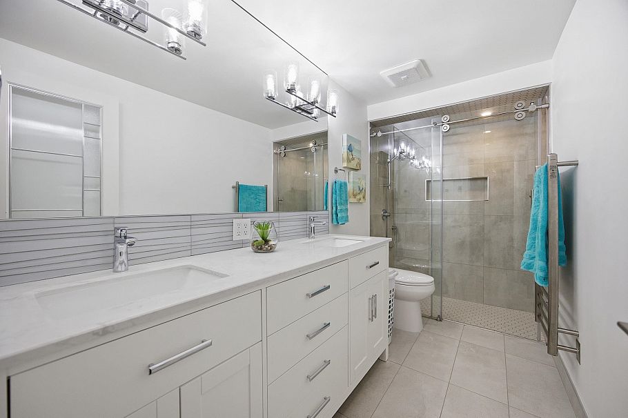 1326 W 7th Avenue Vancouver, BC - 23