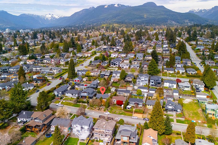 818 E 6th Street North Vancouver, BC - 34