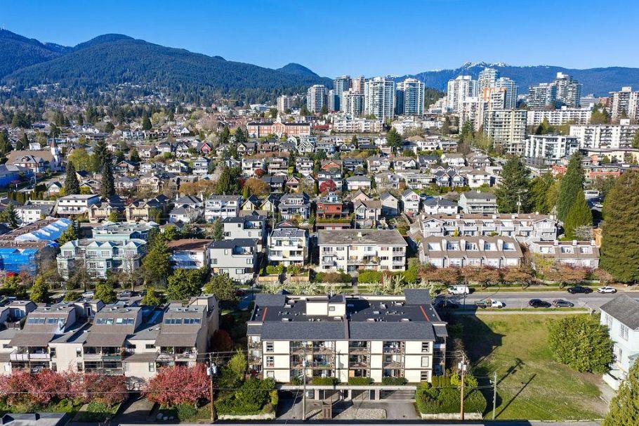 207 235 W 4th Street North Vancouver, BC - 36