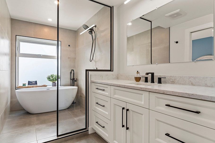 739 E 26th Street North Vancouver, BC - 17