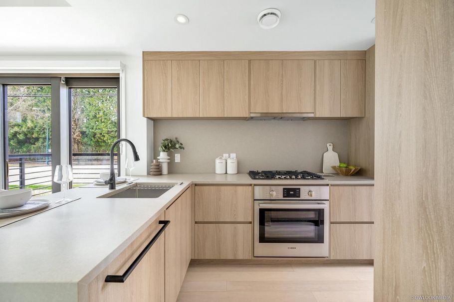 6322 Oak Street Vancouver, BC - 5