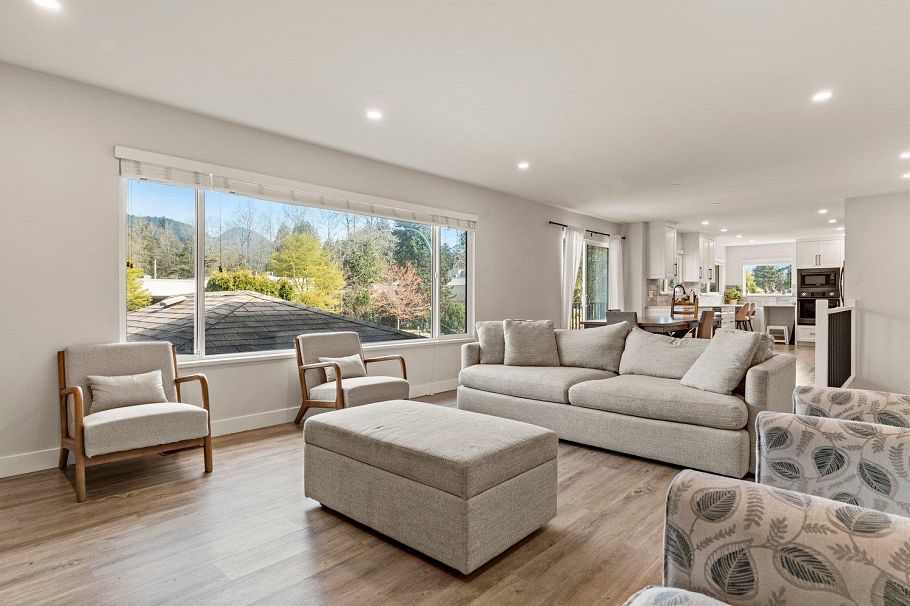 739 E 26th Street North Vancouver, BC - 12