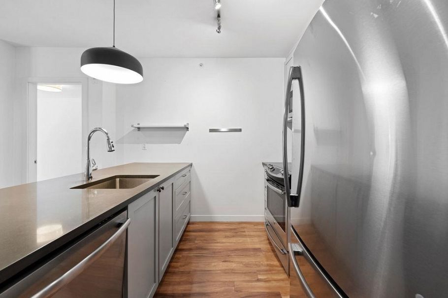 317 289 E 6th Avenue Vancouver, BC - 4