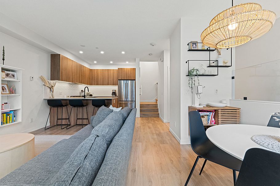 7 533 E 3rd Street North Vancouver, BC - 12