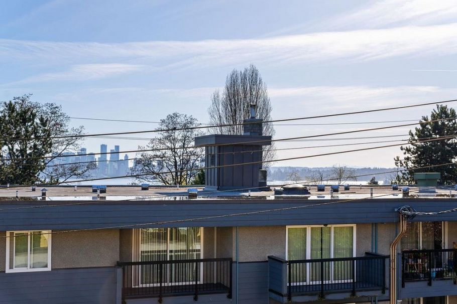 207 235 W 4th Street North Vancouver, BC - 31