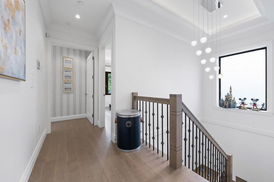 2867 W 44th Avenue Vancouver, BC - 17