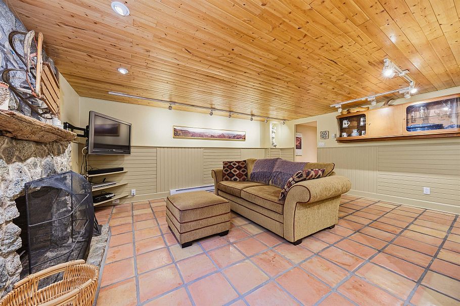 818 E 6th Street North Vancouver, BC - 24