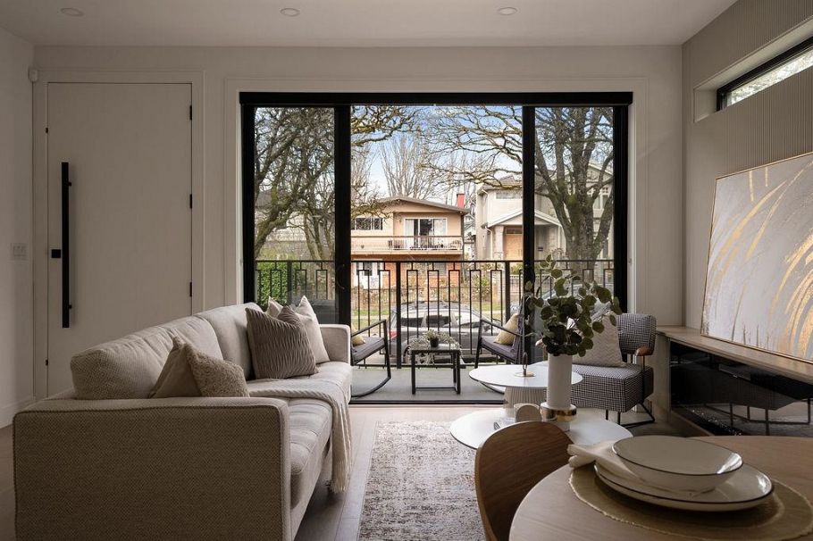 1 2282 E 8th Avenue Vancouver, BC - 1