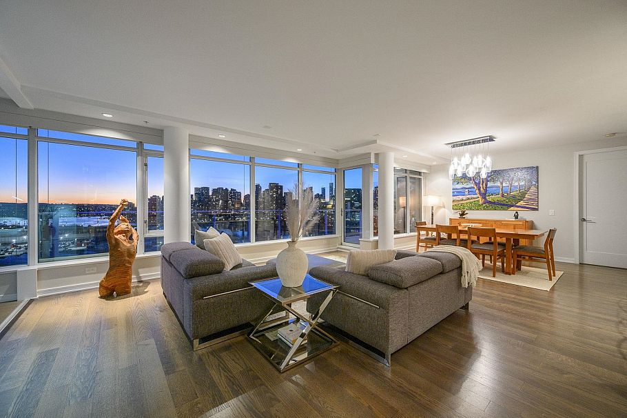 1402 181 W 1st Avenue Vancouver, BC - 1