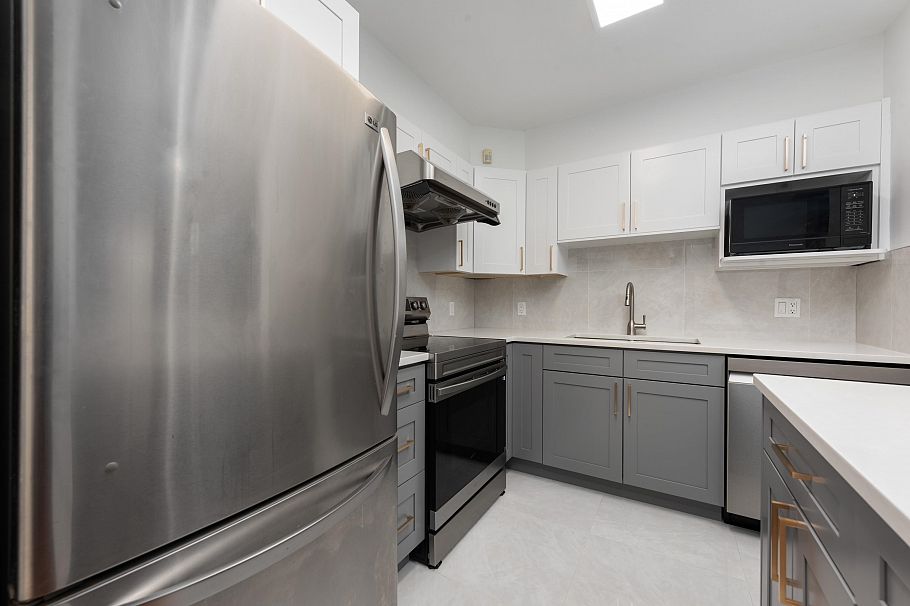 15 3428 Adanac Street Vancouver, BC - 5