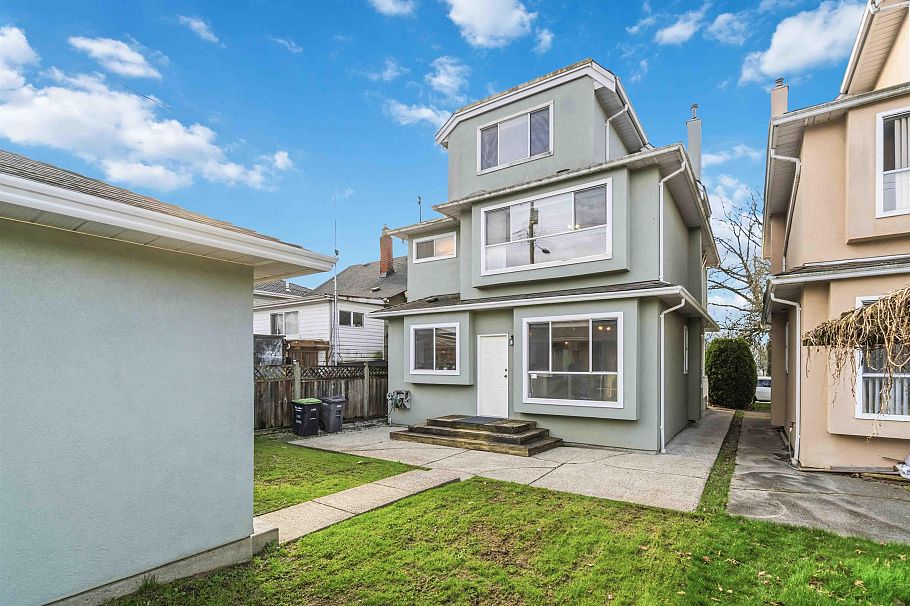 1769 E 49th Avenue Vancouver, BC - 2