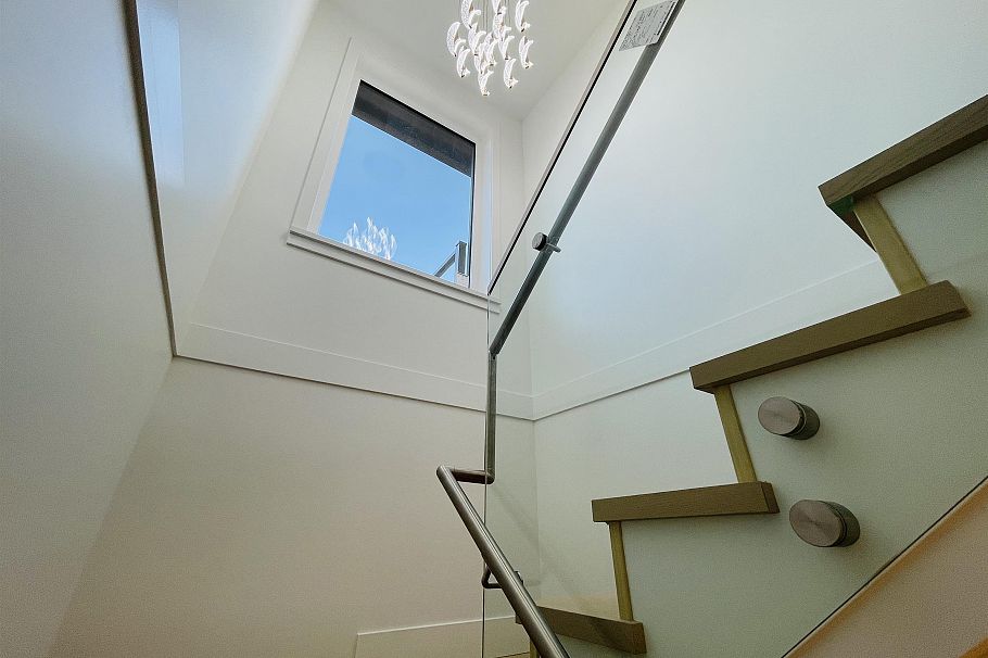 1 2452 Harrison Drive Vancouver, BC - 16