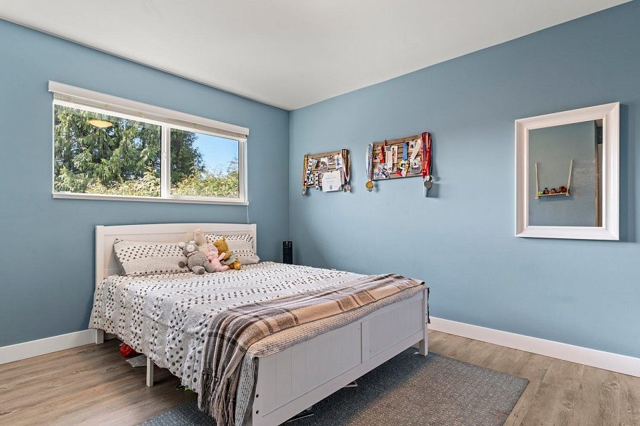 739 E 26th Street North Vancouver, BC - 19