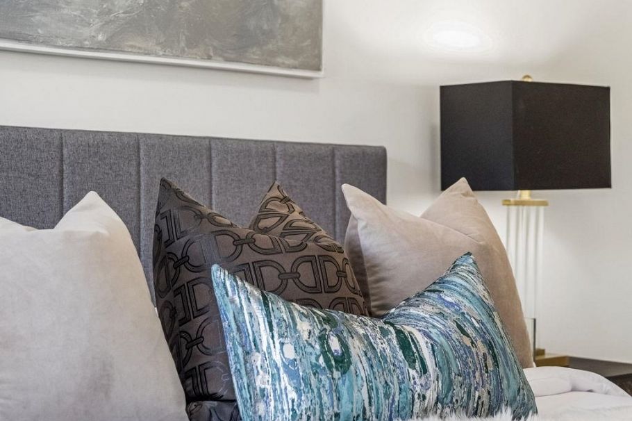 211 221 E 3rd Street North Vancouver, BC - 14