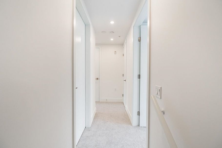 109 2085 E 1st Avenue Vancouver, BC - 25