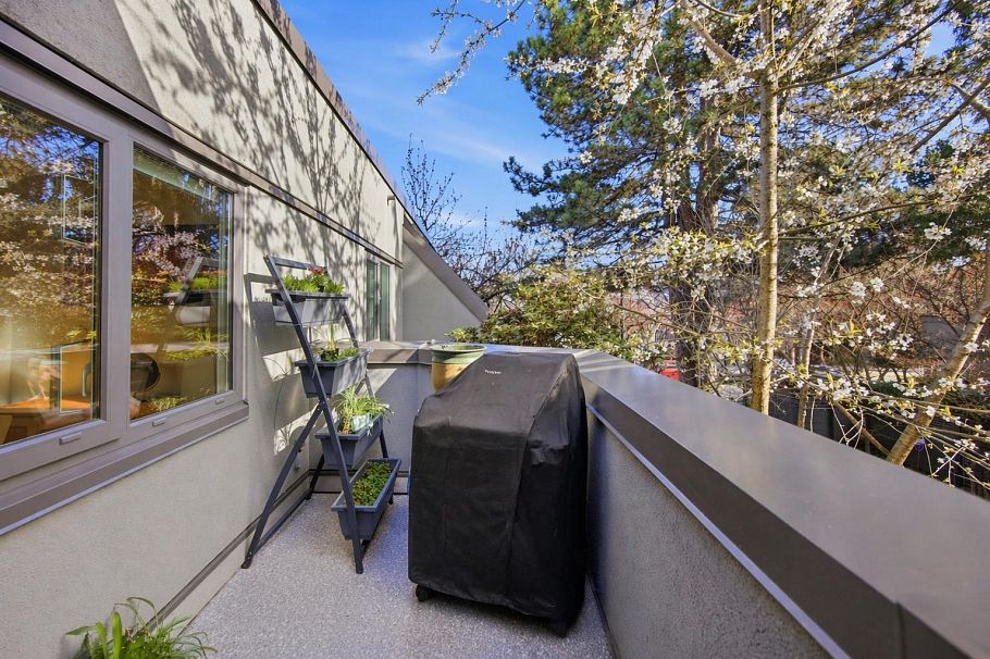 1326 W 7th Avenue Vancouver, BC - 14