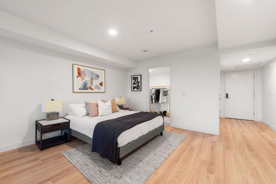 307 2419 Grant Street Vancouver, BC - 11