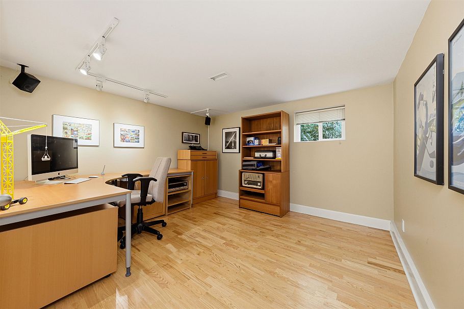 818 E 6th Street North Vancouver, BC - 26