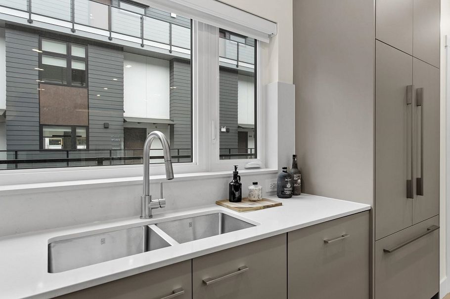 311 342 Mountain Highway North Vancouver, BC - 6