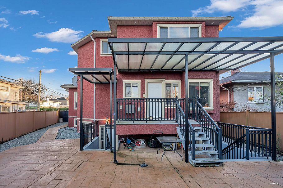 3257 E 51st Avenue Vancouver, BC - 14