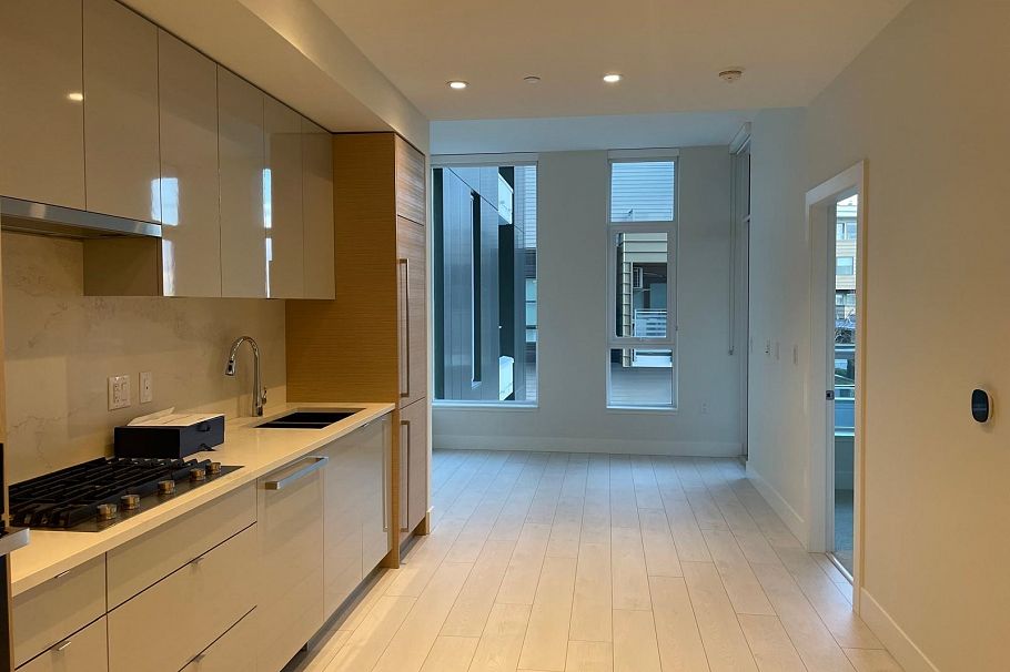 426 3438 Sawmill Crescent Vancouver, BC - 1