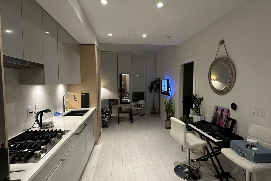 426 3438 Sawmill Crescent Vancouver, BC - 3