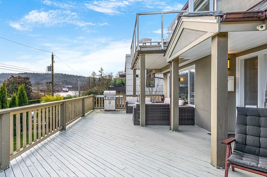 351 Beachview Drive North Vancouver, BC - 20