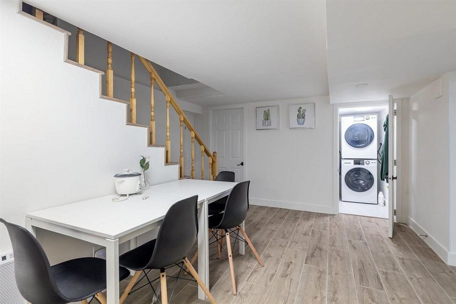 4318 W 11th Avenue Vancouver, BC - 30