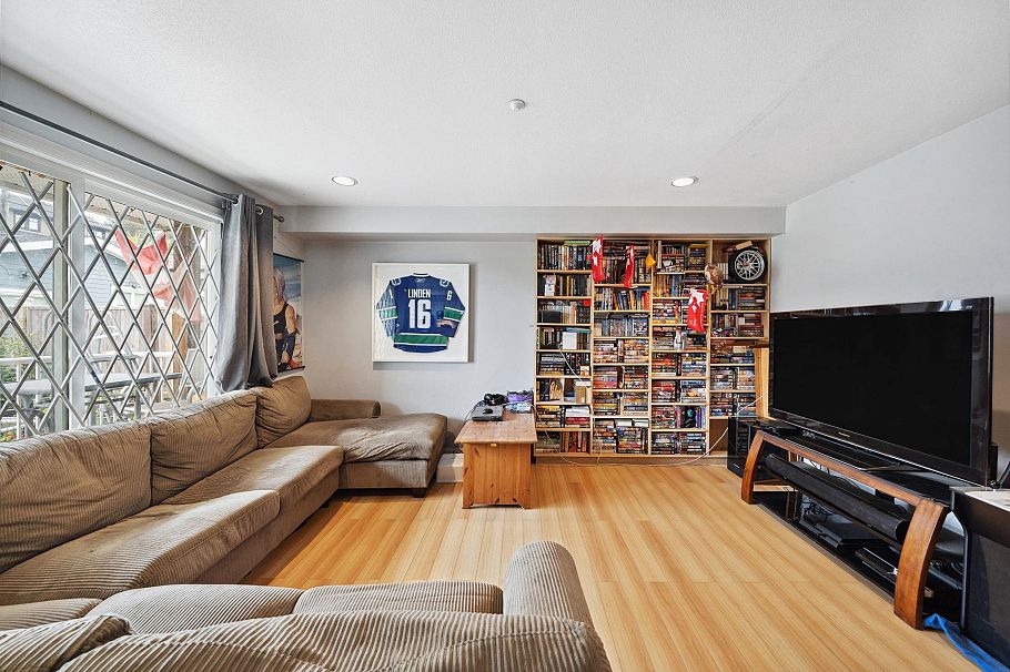 3298 E 2nd Avenue Vancouver, BC - 15