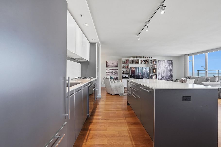 701 1762 Davie Street Vancouver, BC - 9