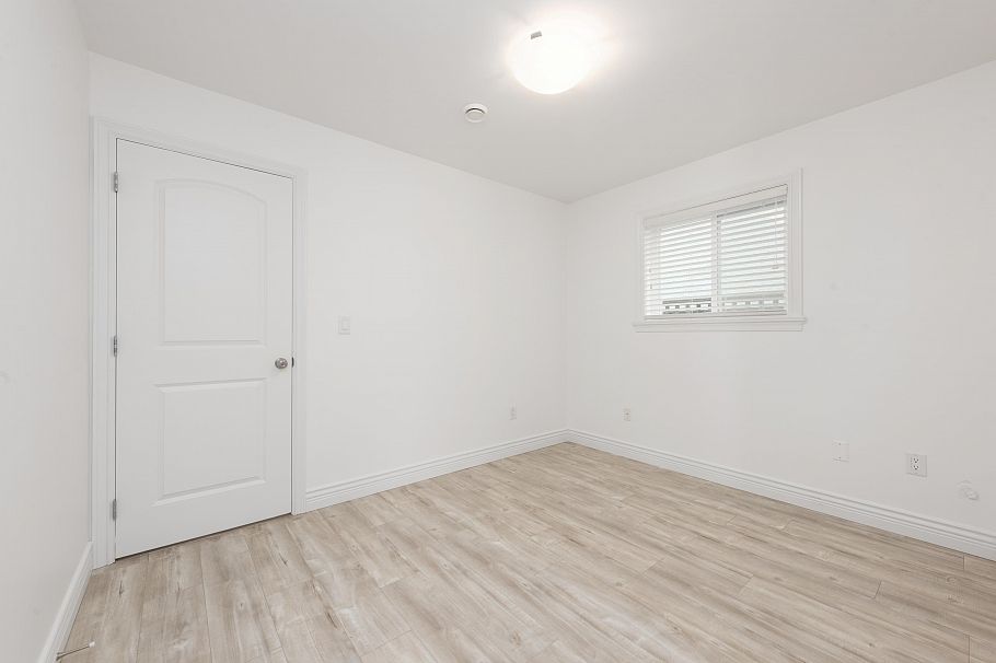 3136 E 47th Avenue Vancouver, BC - 30