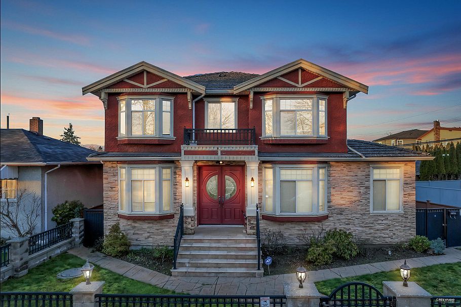 3257 E 51st Avenue Vancouver, BC - 1