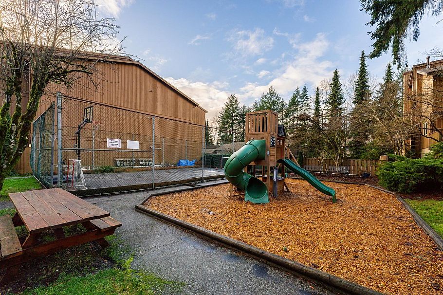 1976 Purcell Way North Vancouver, BC - 23