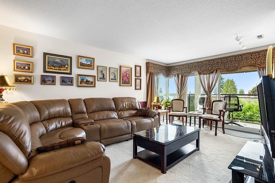 301 106 W Kings Road North Vancouver, BC - 15