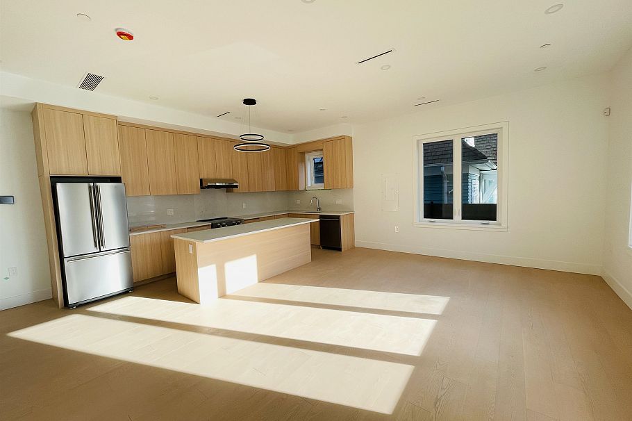 1 2452 Harrison Drive Vancouver, BC - 3