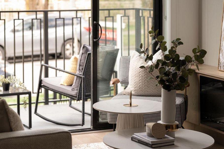 1 2282 E 8th Avenue Vancouver, BC - 5