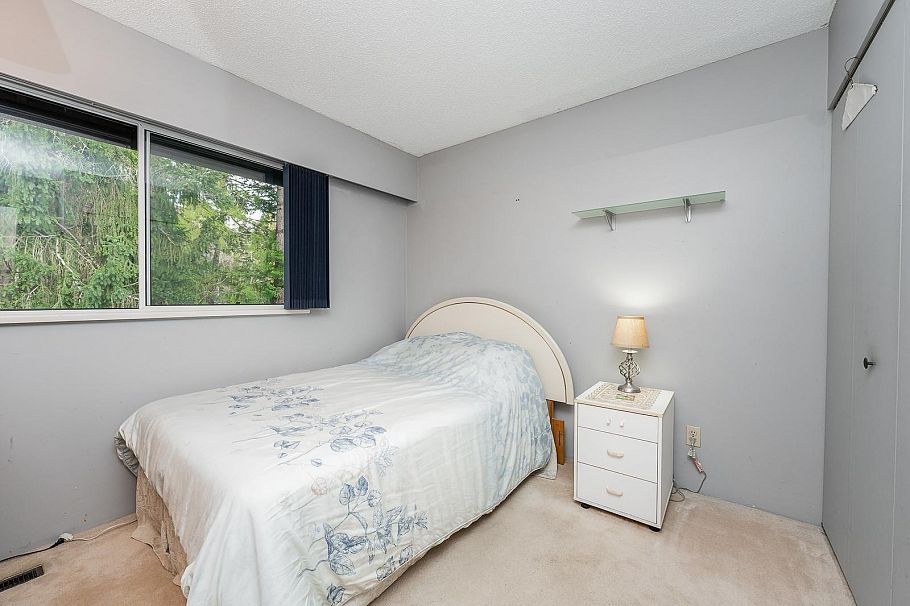 1976 Purcell Way North Vancouver, BC - 17