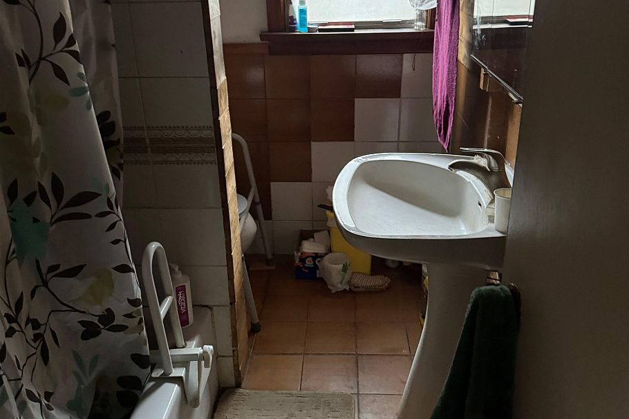 2566 Venables Street Vancouver, BC - 4