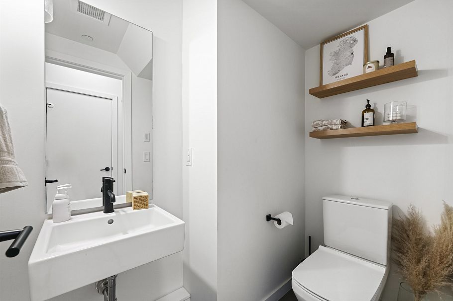 7 533 E 3rd Street North Vancouver, BC - 10