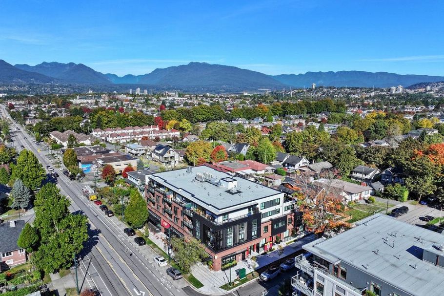 311 2419 Grant Street Vancouver, BC - 34
